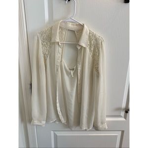 Kirra sheer button down size medium